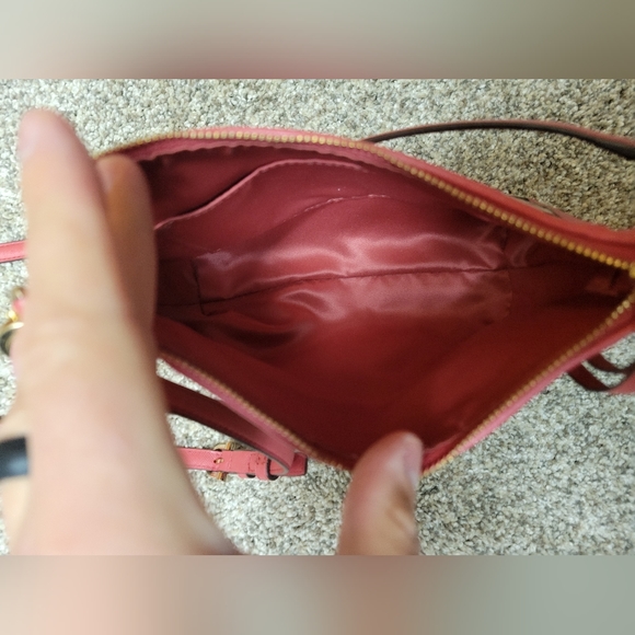 Coach bag with matching wristlet - Picture 5 of 7